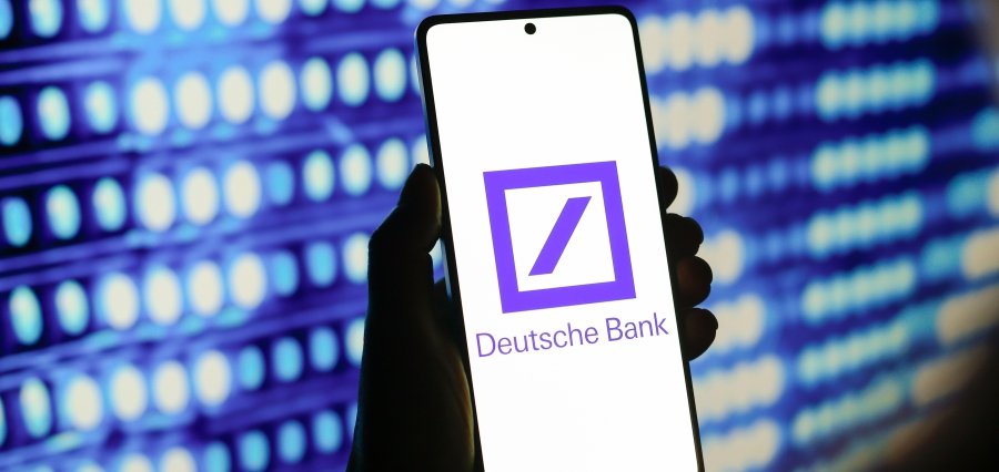 Read more about the article Deutsche Bank Finishes 2025 Strong with Record Q4 Profit and Robust Trading Performance