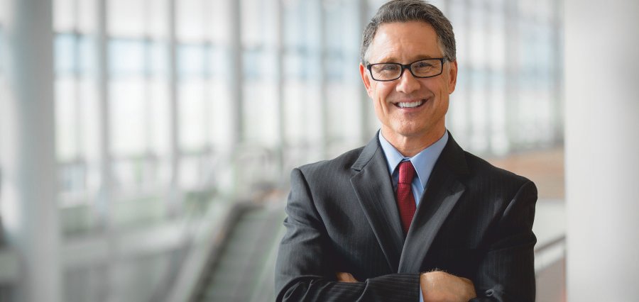 You are currently viewing FTSE 100 CEOs Already Earn More in 3 Days Than the Average Worker Makes in a Year