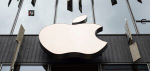 Read more about the article Apple Becomes Second Company to Reach $5 Trillion Valuation