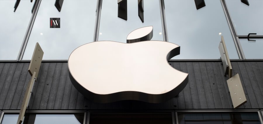 You are currently viewing Apple Becomes Second Company to Reach $5 Trillion Valuation